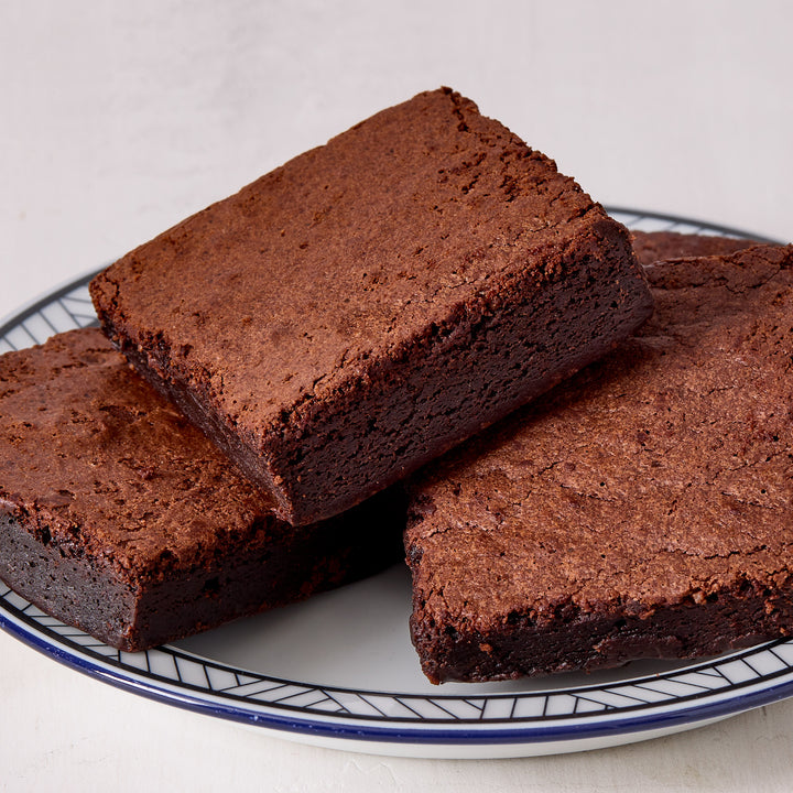 Snack-Size Brownie or Blondie Gift Box – 24PCS (Choose Your Flavor)
