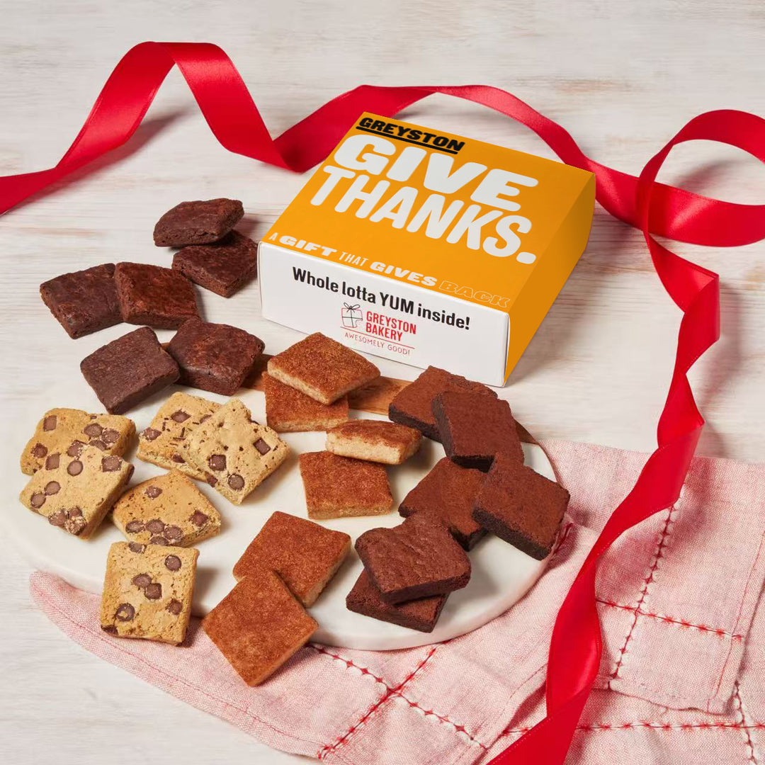 Snack Size Brownie & Blondie Mix 24 PCS Gift Box
