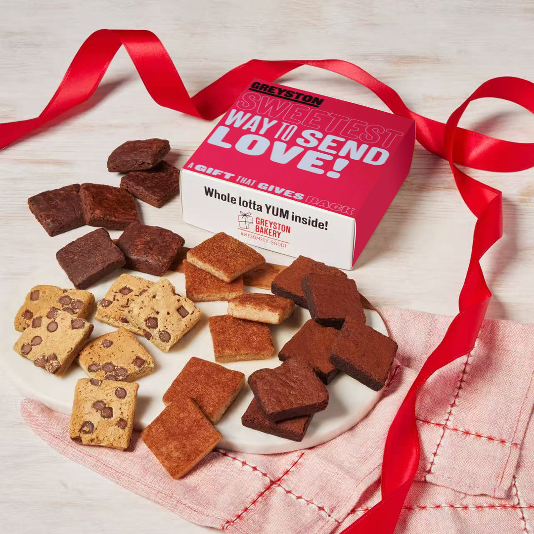 Snack Size Brownie & Blondie Mix 24 PCS Gift Box