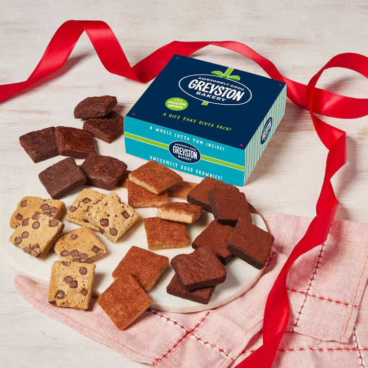 Snack Size Brownie & Blondie Mix 24 PCS Gift Box